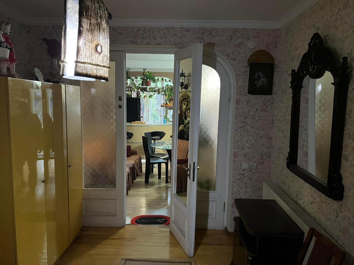 3 Room Flat In Tbiliszi Kültér fotó