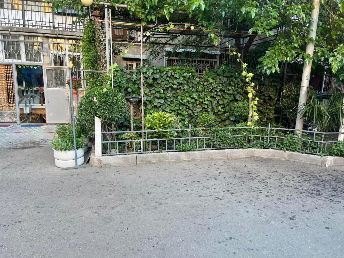 3 Room Flat In Tbiliszi Kültér fotó