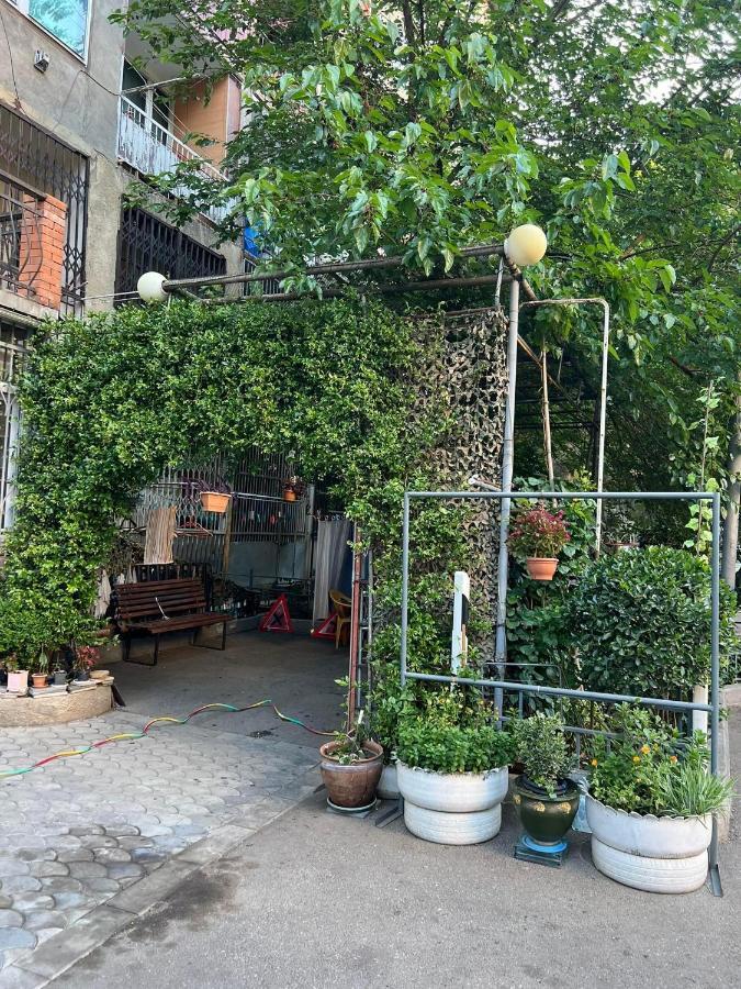 3 Room Flat In Tbiliszi Kültér fotó