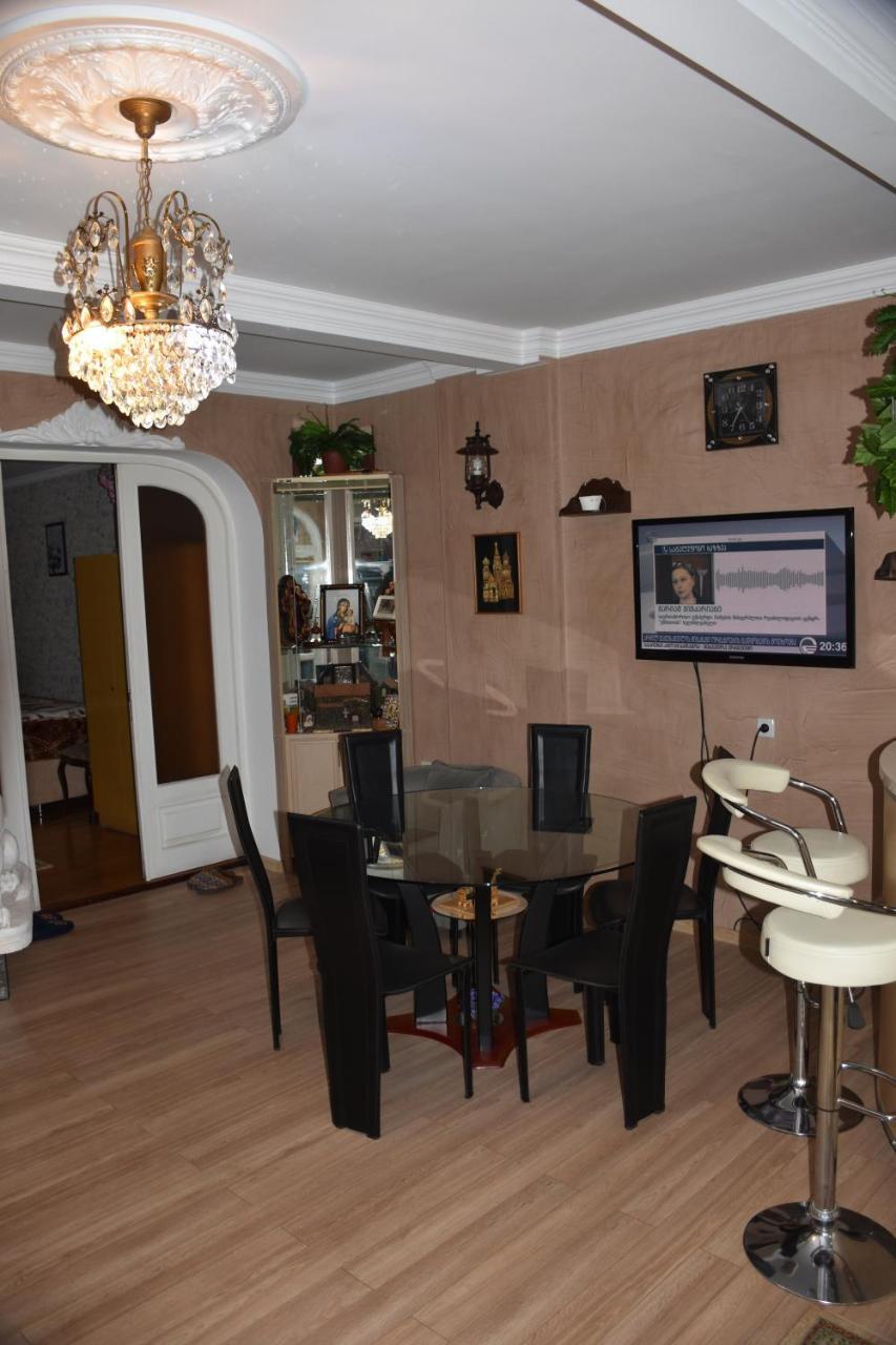 3 Room Flat In Tbiliszi Kültér fotó